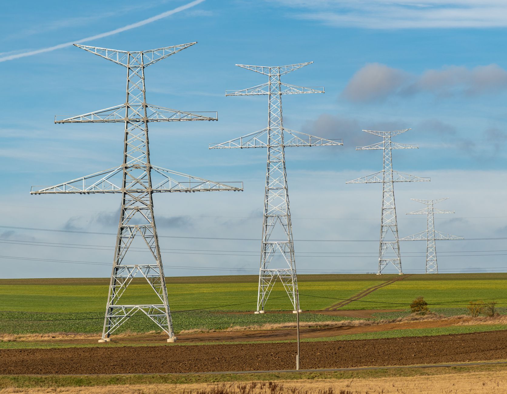 Renewable Energy Transmission: Smart Ways to Strengthen Network
